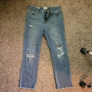 Universal Thread Women's Straight Leg Jeans - Distressed Blue